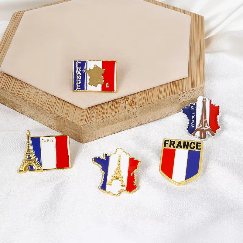 Travel Accessories Jewelry - Spille smaltate con bandiera francese, Torre